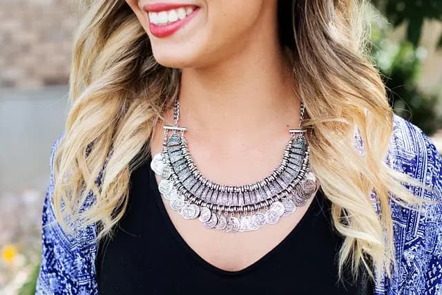 Les Must-Haves de la Mode Jeune pour un Look Réussi