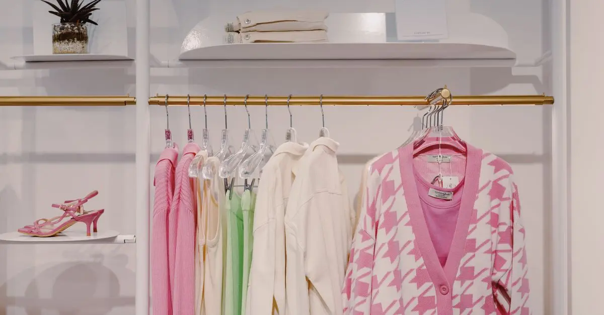 Comment choisir des vêtements jeunes pour tous les budgets