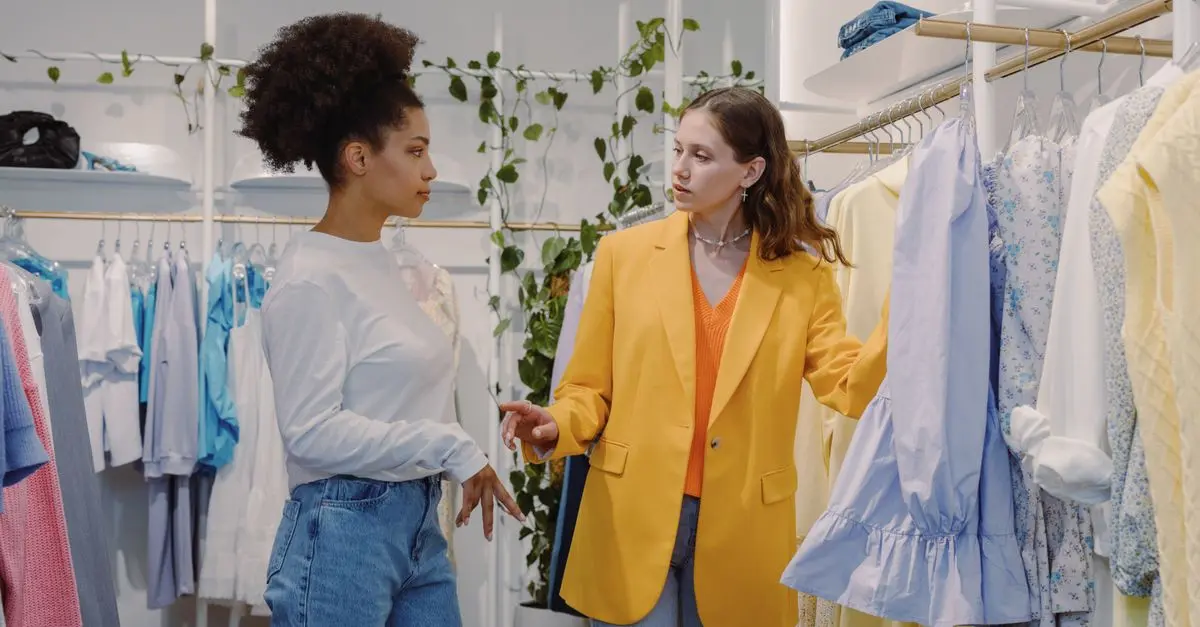 Les différences entre fast fashion et slow fashion