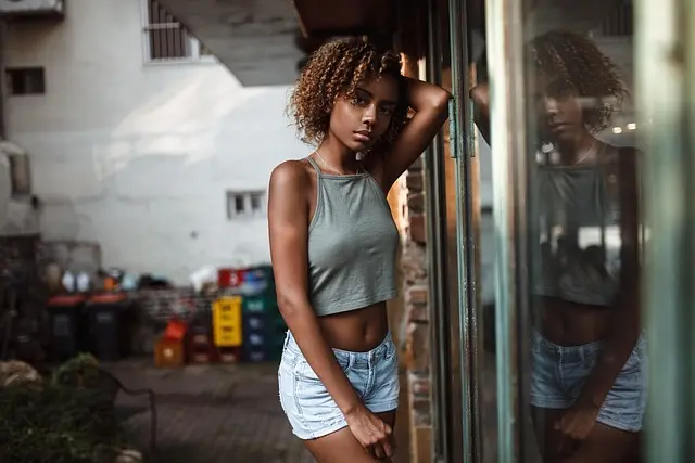Comment Choisir des Vêtements Jeunes pour un Look Tendance