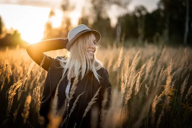 Comment Choisir des Vêtements Jeunes pour un Look Estival Stylé