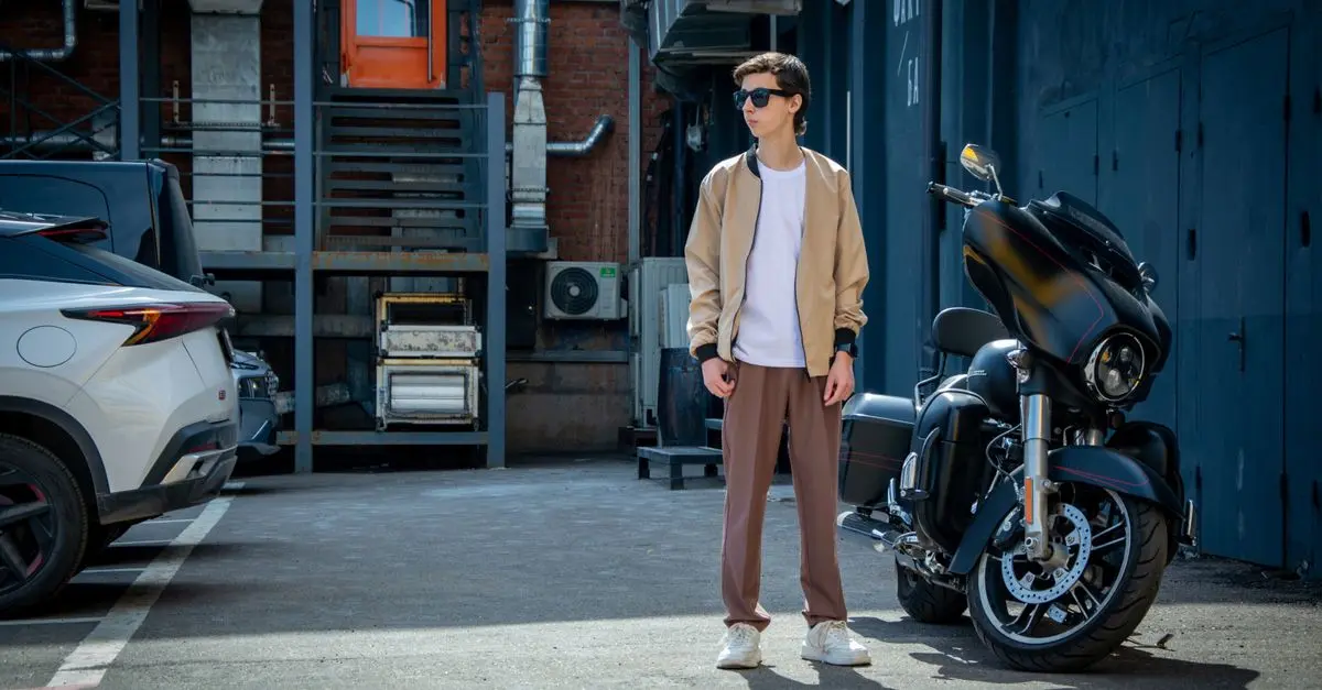 Les 10 vêtements essentiels pour les jeunes à avoir dans leur garde-robe