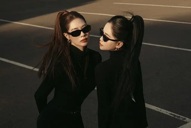 Les coupes de vêtements jeunes à adopter pour un look stylé
