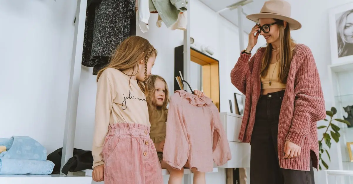Comment choisir des vêtements jeunes pour un look stylé
