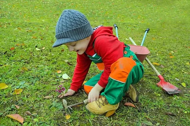 Comment choisir des vêtements jeunes pour un style estival tendance