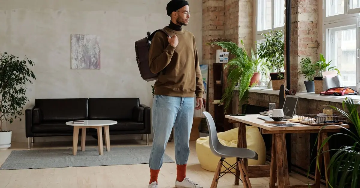 Les vêtements essentiels pour une garde-robe jeune réussie