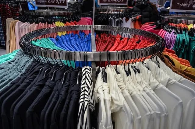 Les erreurs à éviter lors de l'achat de vêtements jeunes