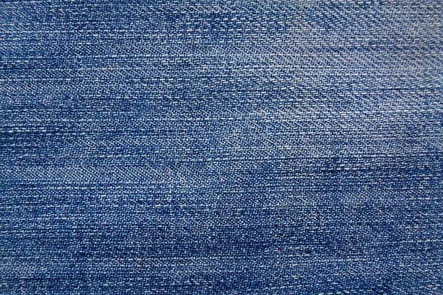 Comment Choisir des Vêtements Jeunes pour un Style Écoresponsable