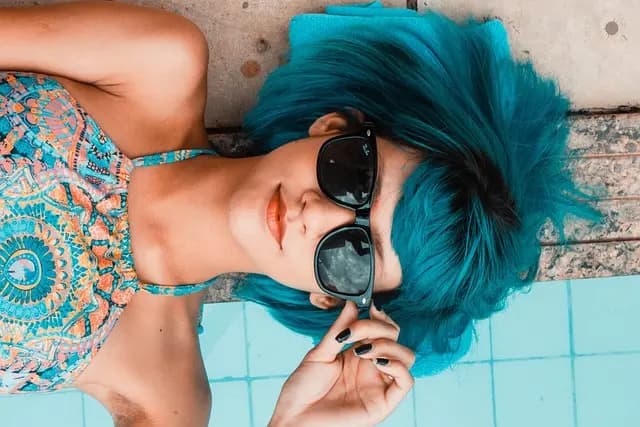 Comment choisir des vêtements jeunes pour un look dynamique