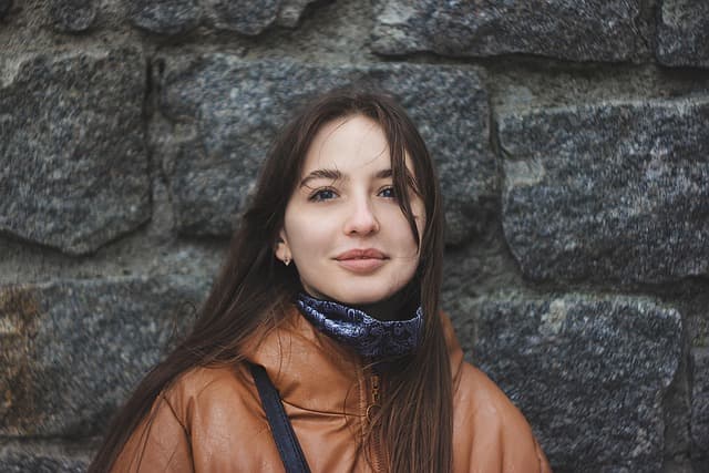 Comment Créer un Look Polyvalent avec des Vêtements Jeunes