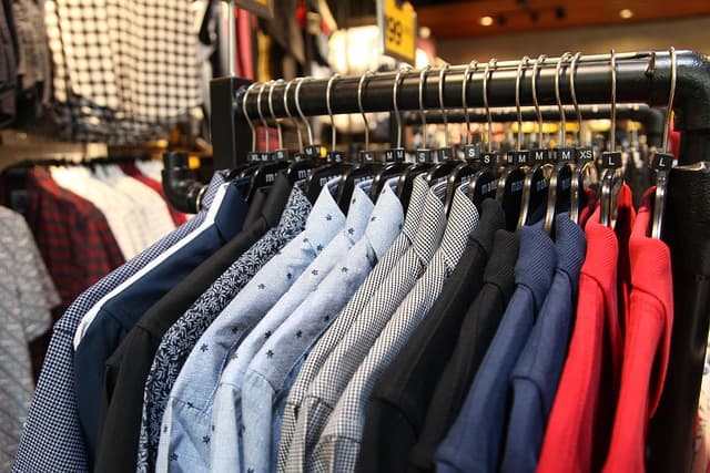 Comment choisir des vêtements jeunes pour un look tendance