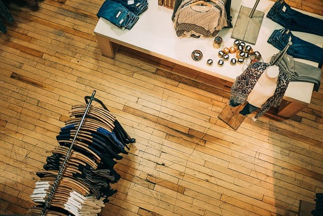 Comment Choisir des Vêtements Jeunes pour un Look Unique