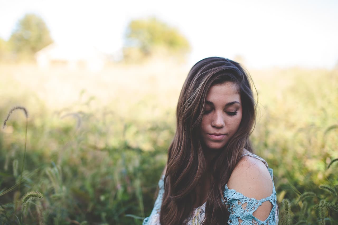 Comment choisir des vêtements jeunes pour un look estival tendance