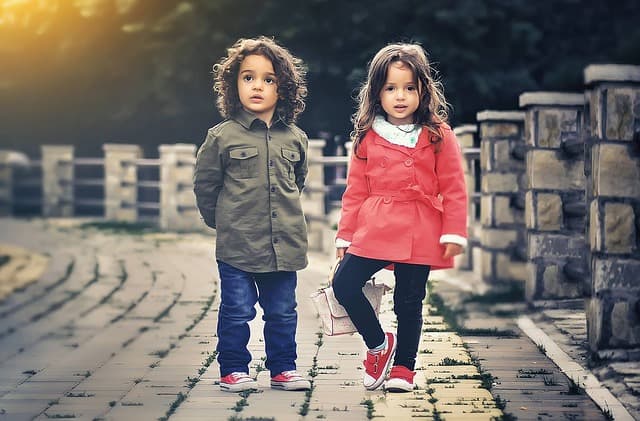 Comment Associer des Vêtements Jeunes pour un Look Harmonieux