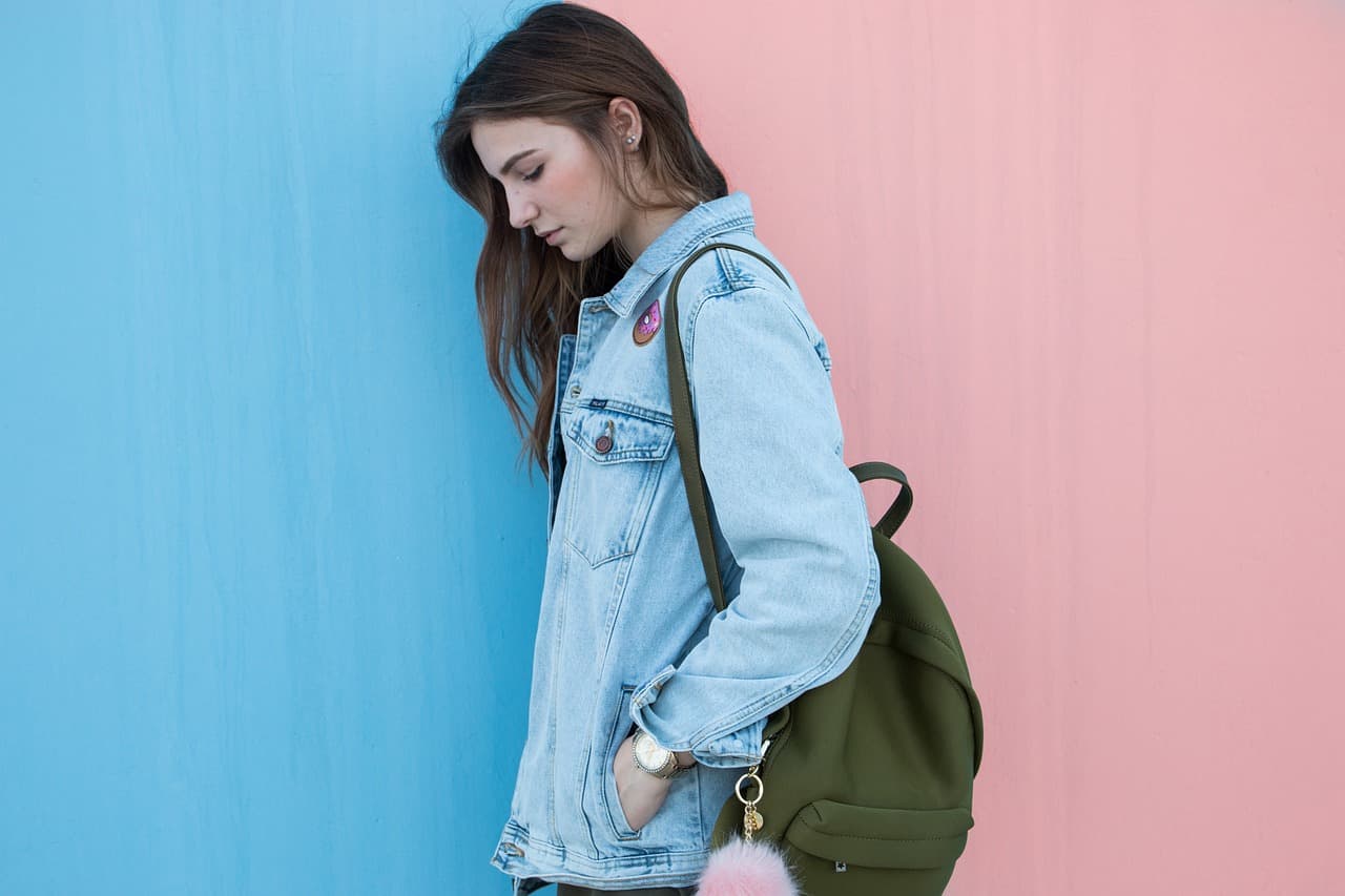 Comment bien choisir des vêtements jeunes pour l'été